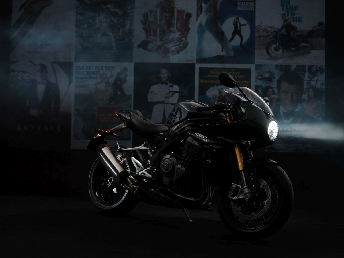 Speed Triple 1200 RR Bond edition